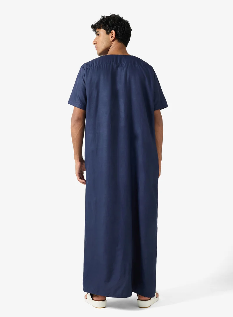 روبرت وود ثوب كلاسيكي بياقة مستديرة